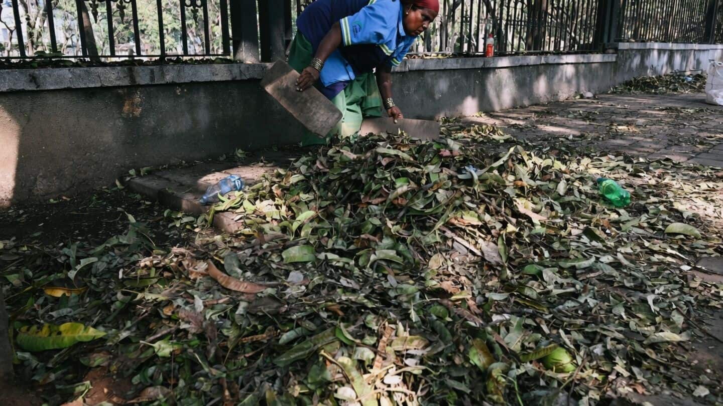 Bengaluru waste collectors unpaid nearly 4 months demand minister's apology