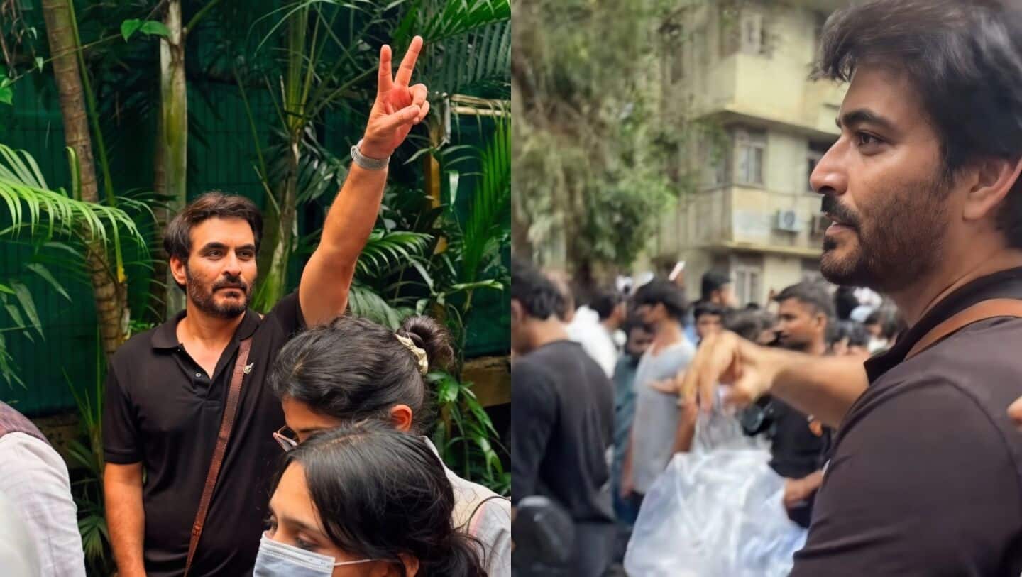 Manav Kaul distributes water bottles at Shivaji Park NEET protest