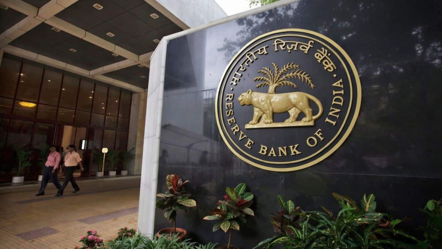 RBI requires banks report offshore rupee derivatives from July 2027