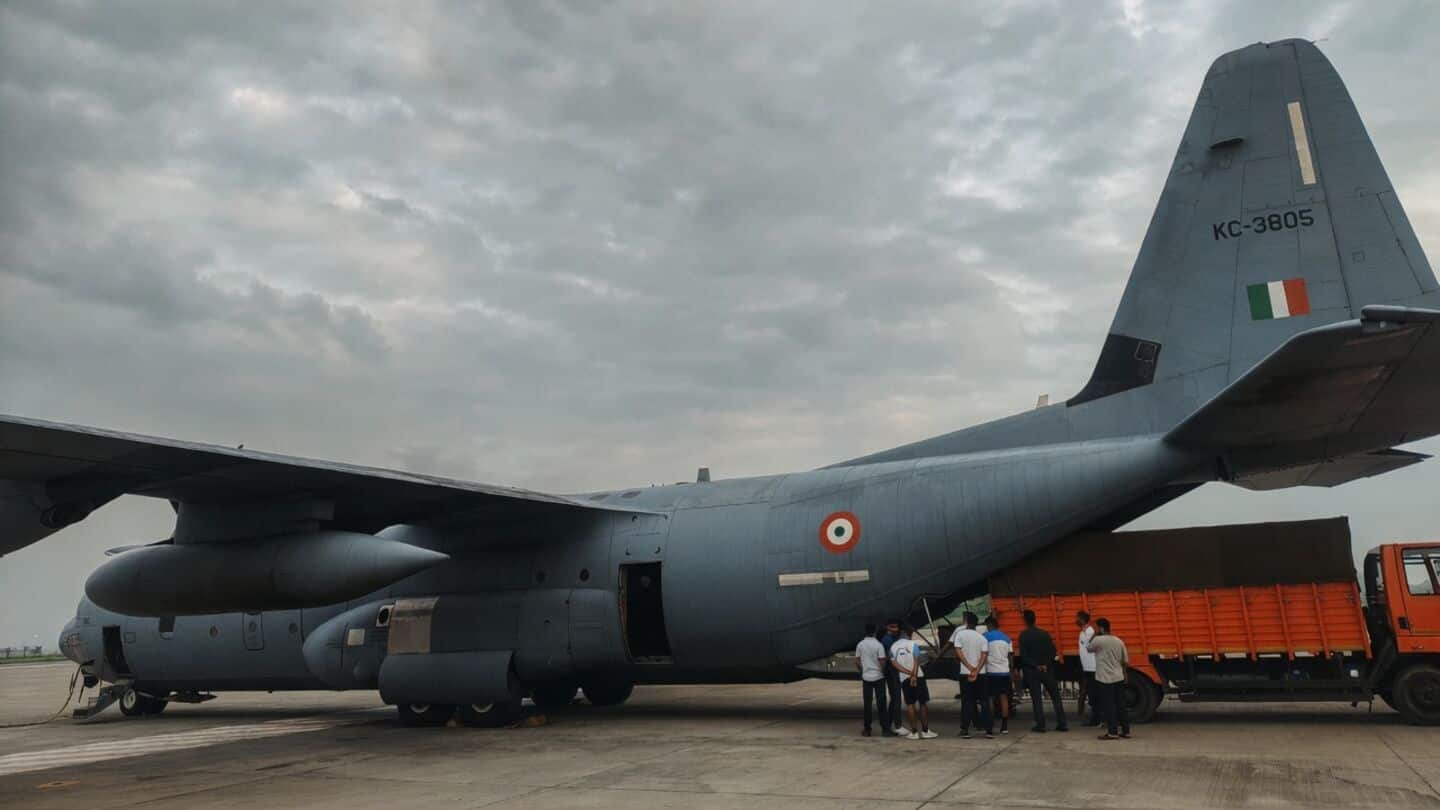 India sends 5th relief shipment to Nepal with 11 rescuers