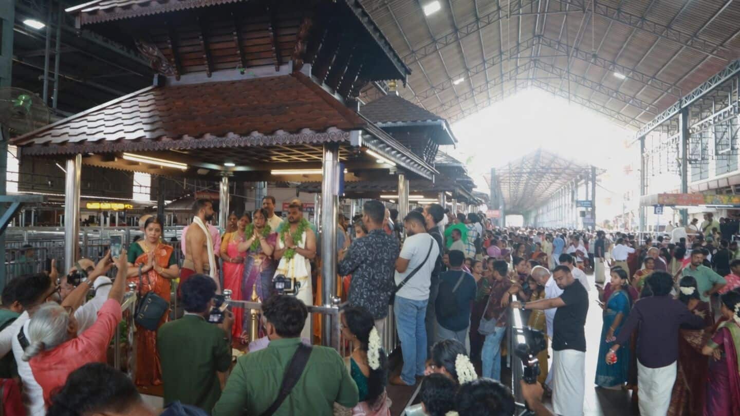 Guruvayur Sreekrishna Temple hosts Kalyanappooram, marrying 367 couples early