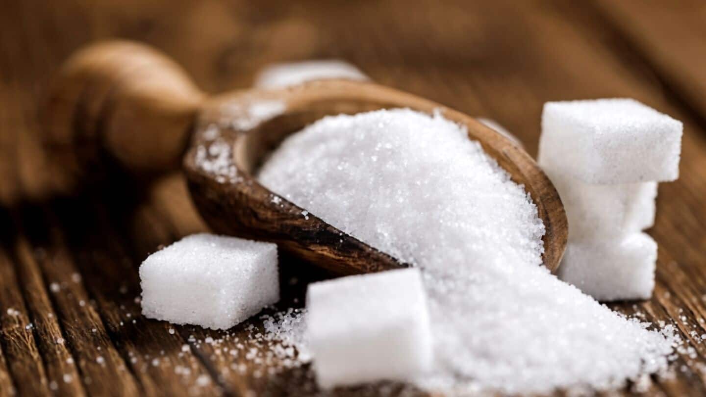India bars sugarcane juice, sugar syrup, b-heavy molasses for ethanol
