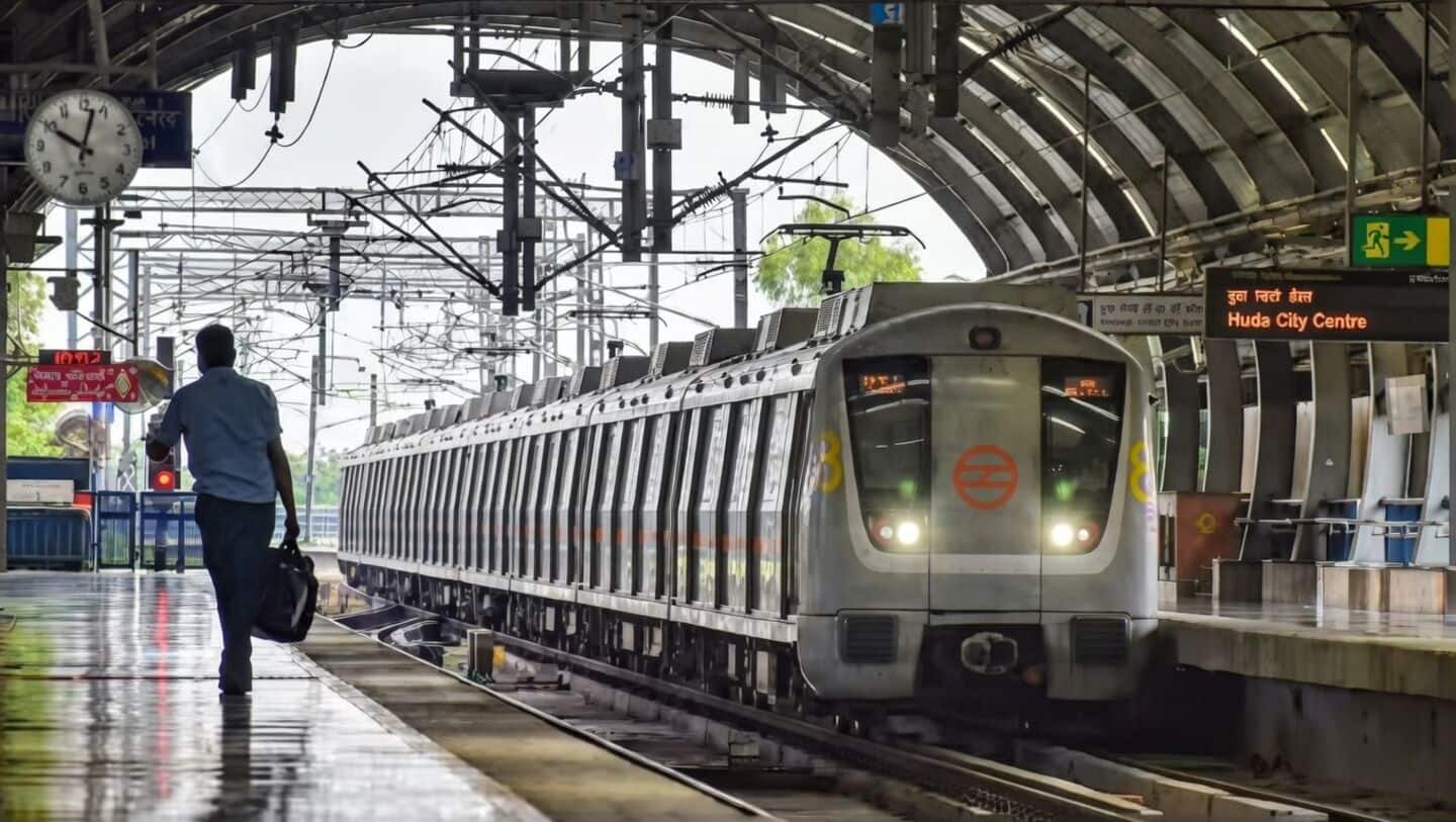 Loud bang at Jafrabad Metro Station leaves commuters worried