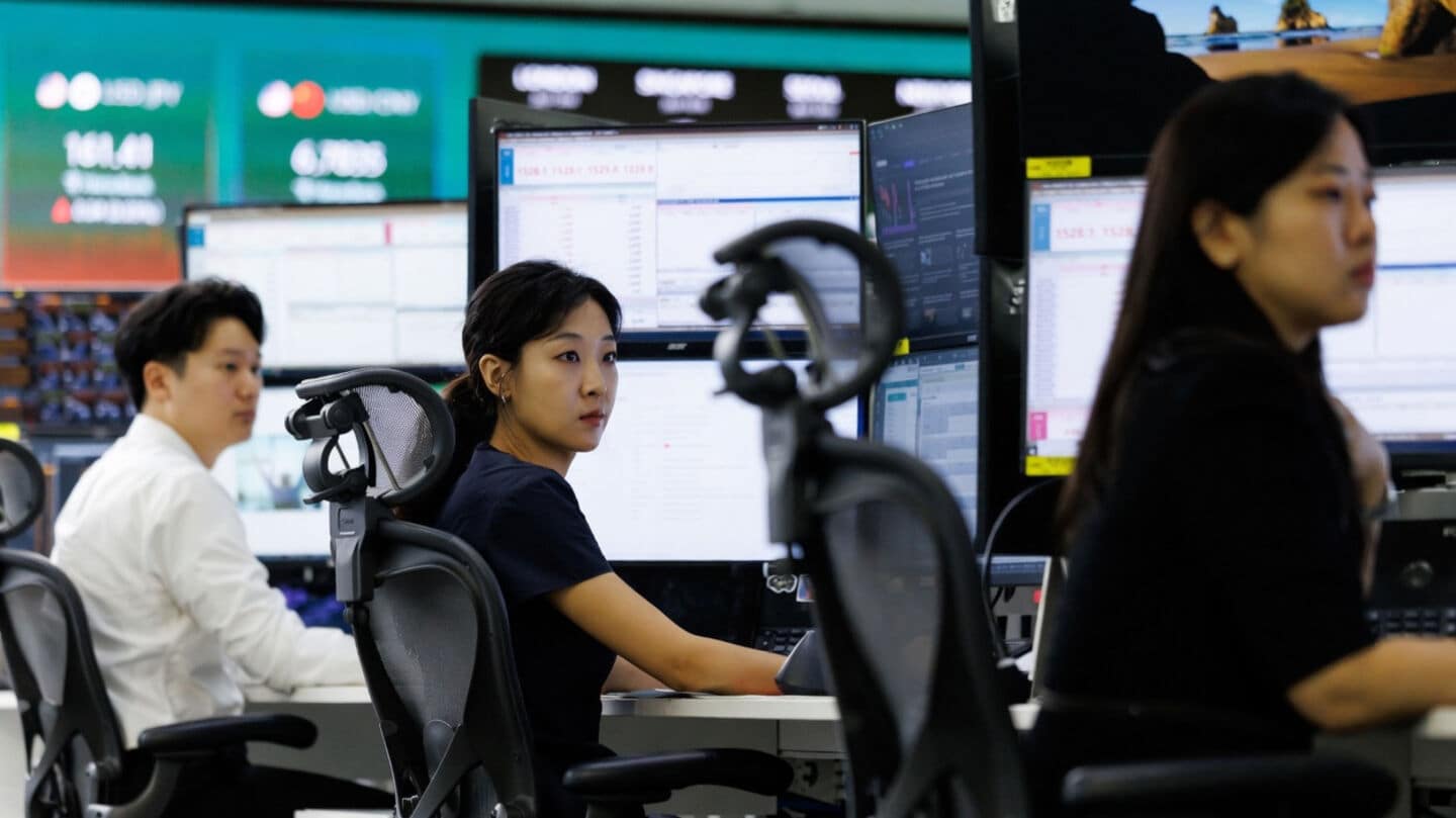 South Korea KOSPI gains 15% as SK Hynix, Samsung soar