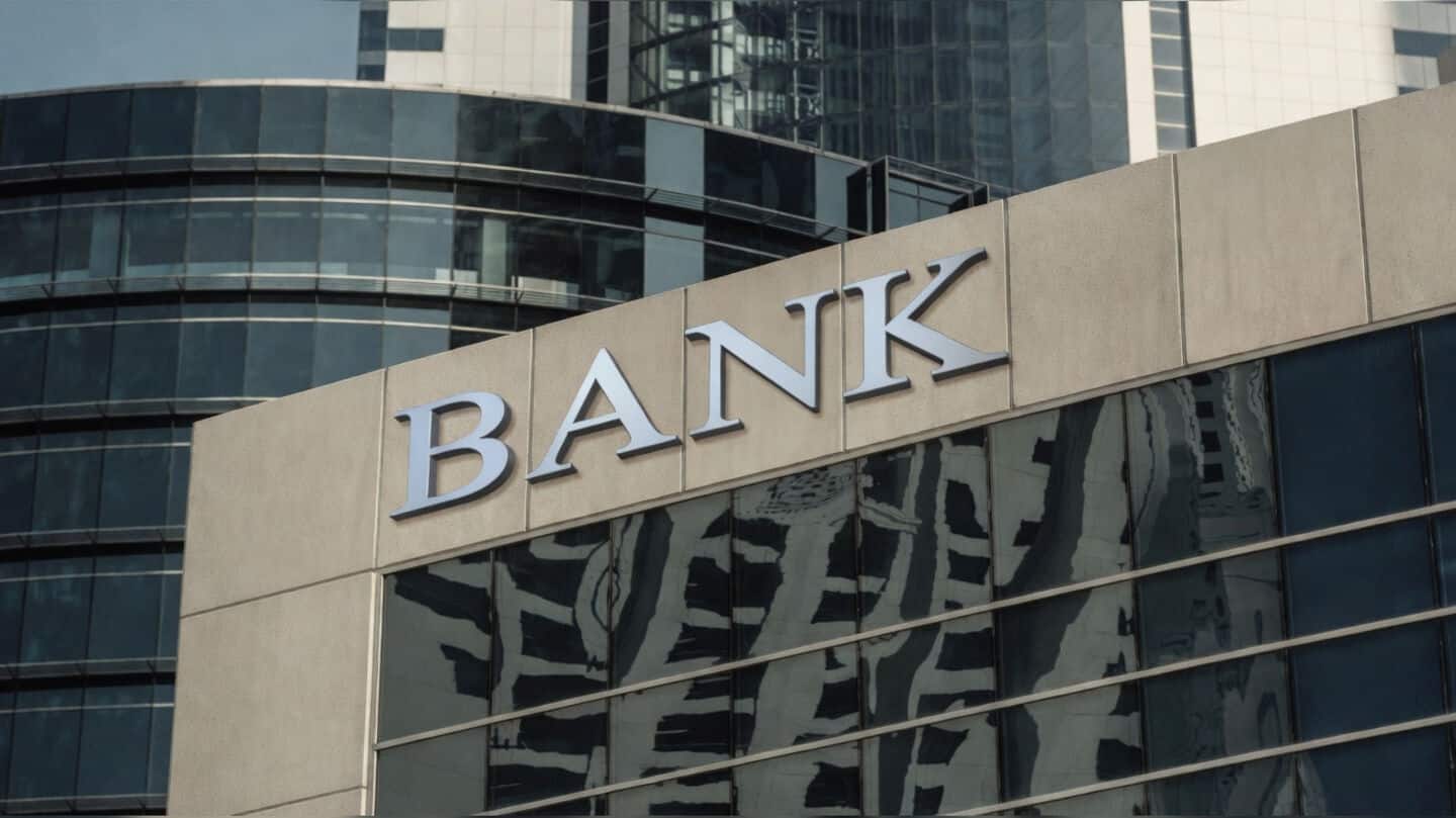 Survey finds central banks plan more gold buying despite dip