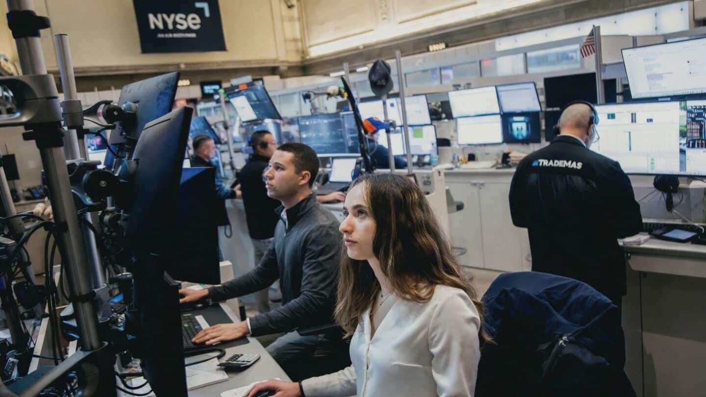 AI spending divides markets as S&P 500 EPS rise 29%