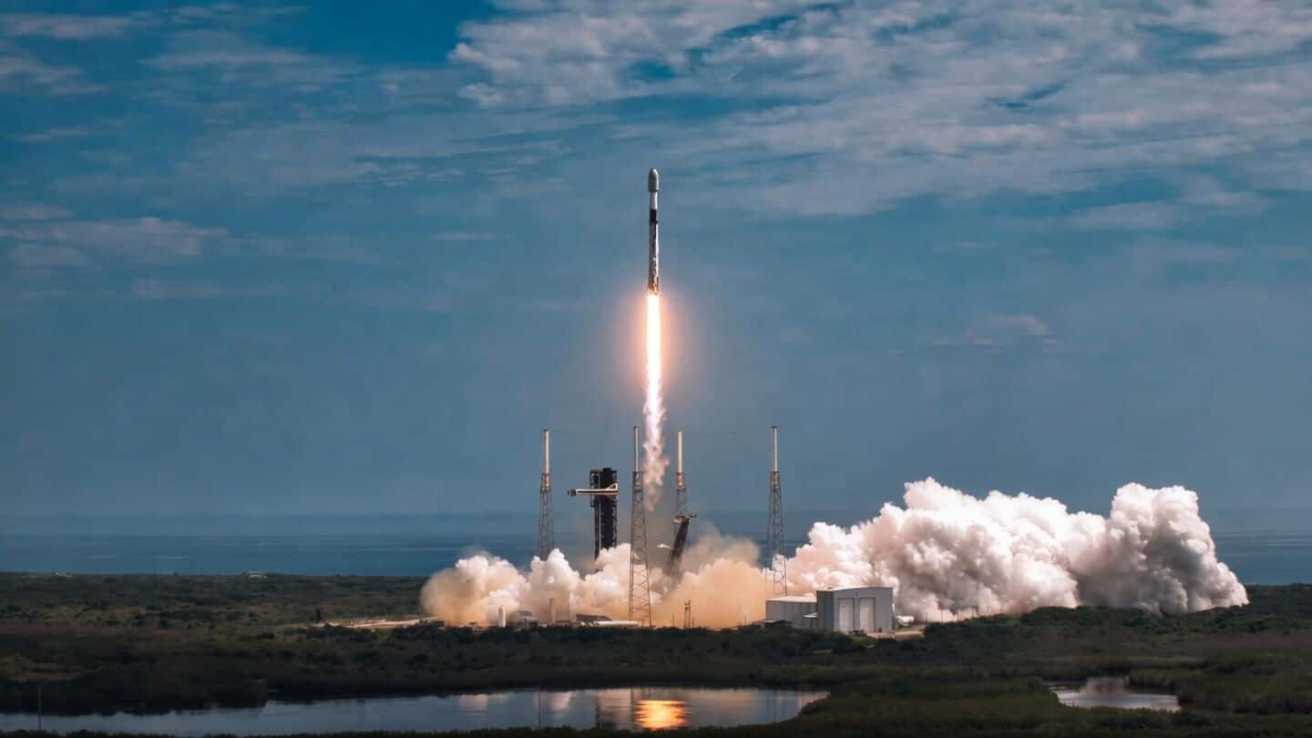 SpaceX launches 29 Starlink satellites from Florida, B1078's 30th return