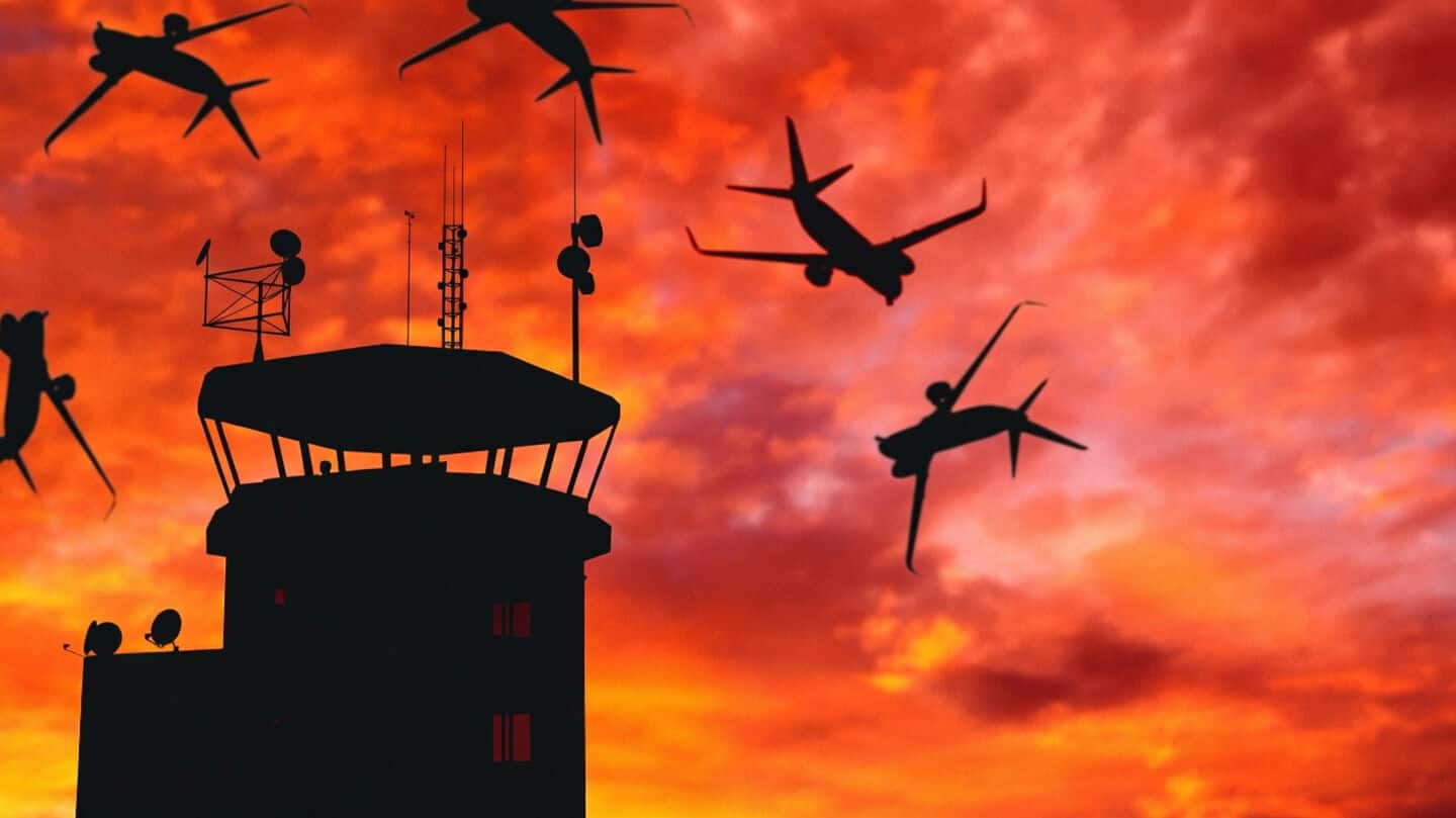 US deploys smart AI for airport airspace, former controller warns