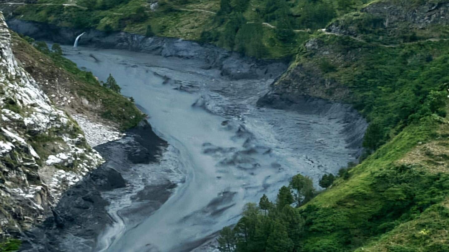 Mountain collapse near China border triggers Nepal floods, 1,400+ dead