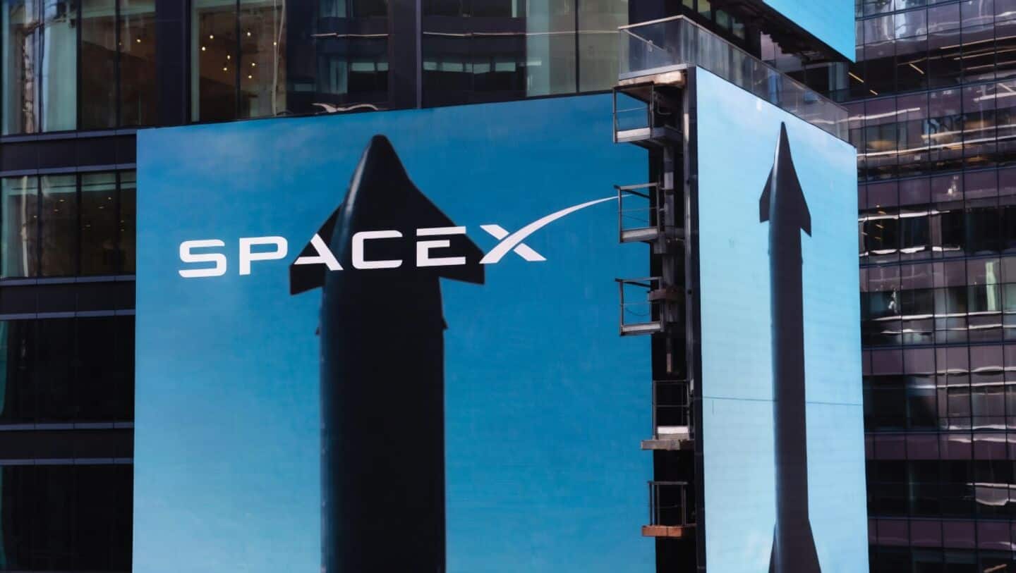 Elon Musk holds 46.4% of SpaceX, 6.07 billion shares