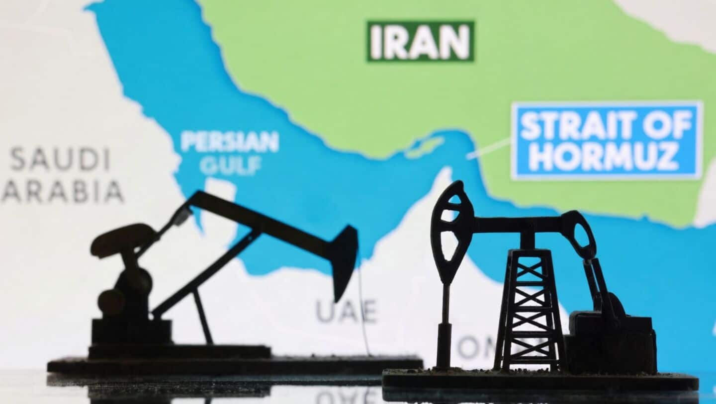 Oil falls as US Navy seizure clouds Iran ceasefire talks