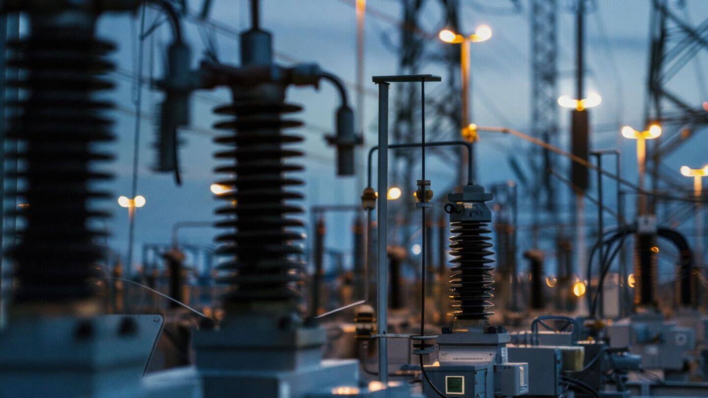भारत का पड़ोसी धर्म: अपनी रिकॉर्ड मांग के बावजूद नेपाल को 2026 तक देगा 654 MW बिजली