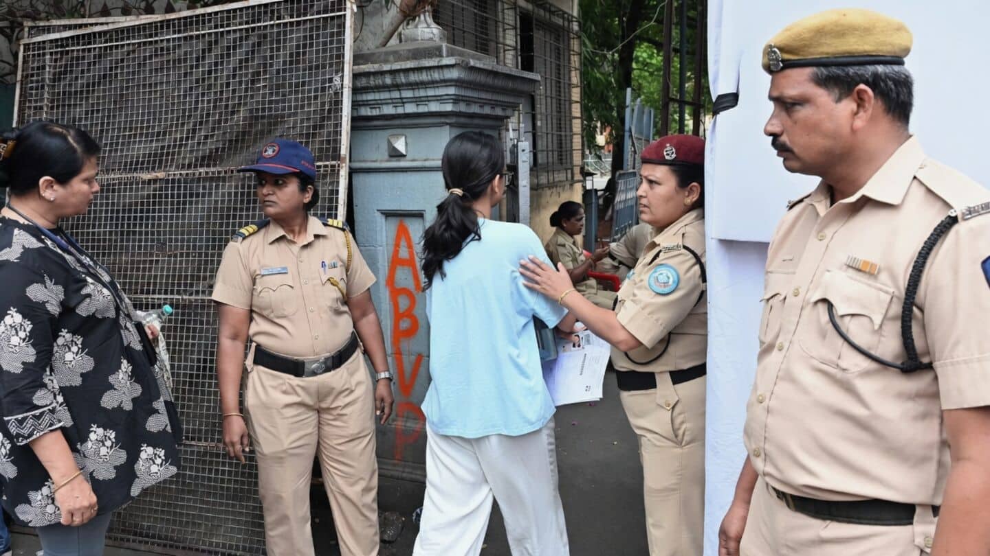Annasaheb Magar College student found with cellphone tries staircase jump