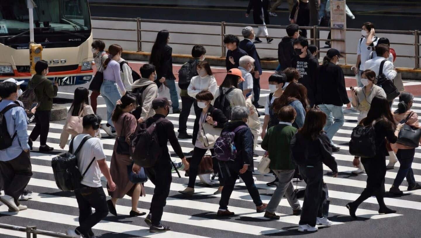Japan unemployment rises to 2.7% as employment drops 120,000