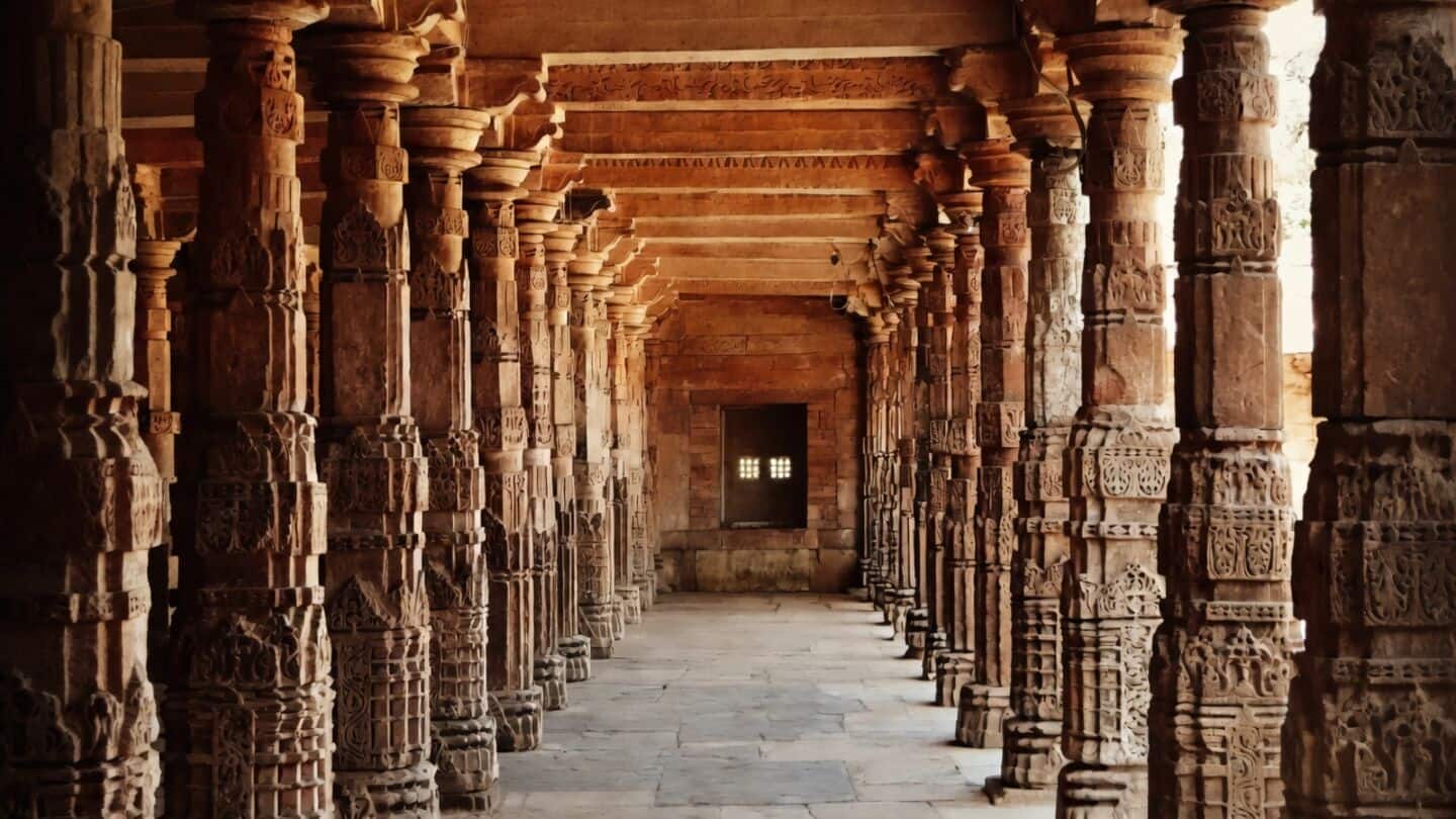 Supreme Court temporarily asks Muslims to pray elsewhere near Bhojshala