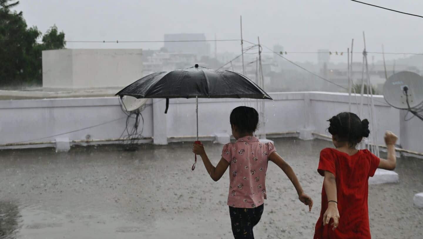 Hyderabad records 1st major pre-monsoon downpour Saturday afternoon, flooding streets