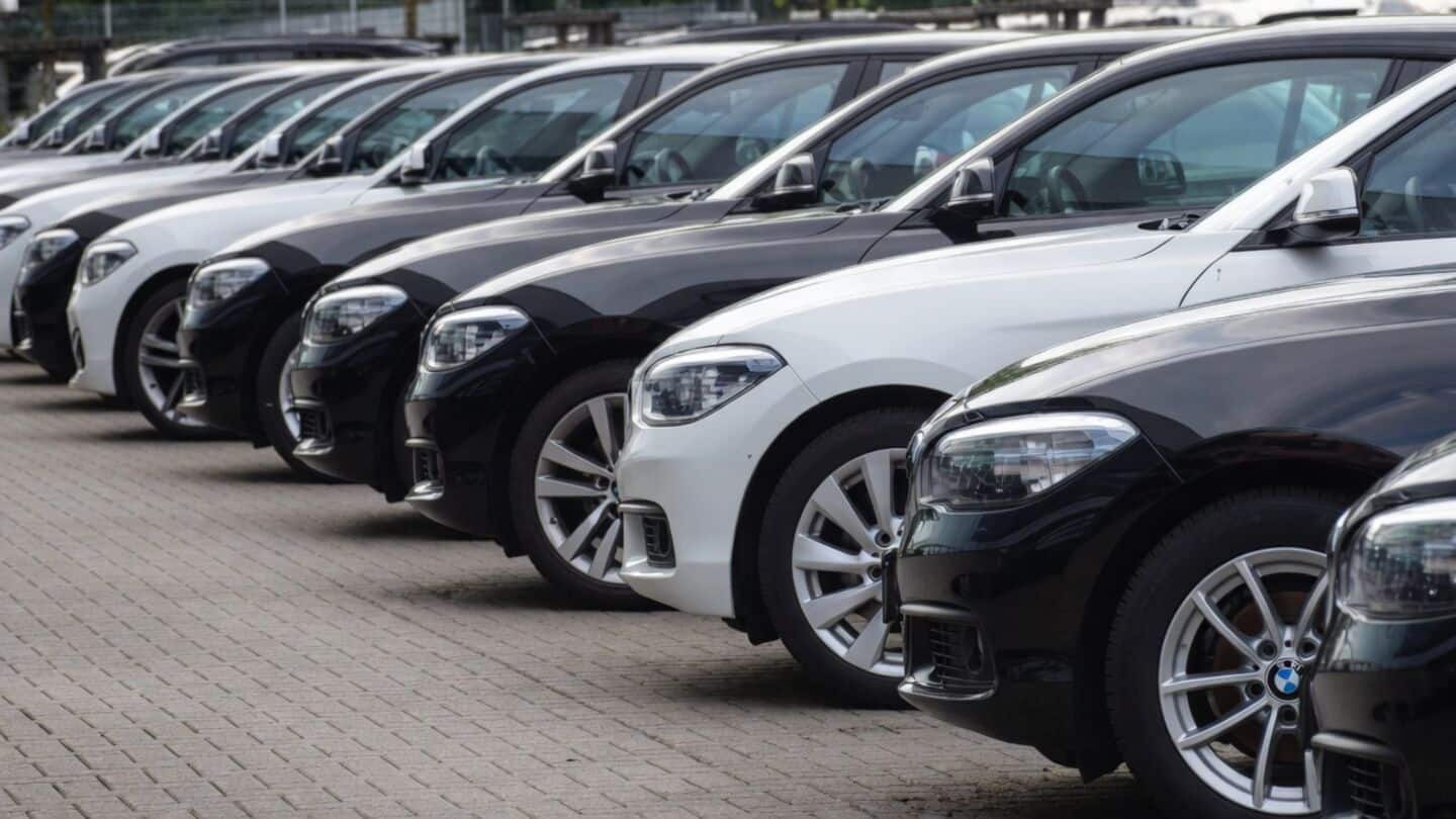 Weak monsoon curbs rural buying, India's urban car sales strong