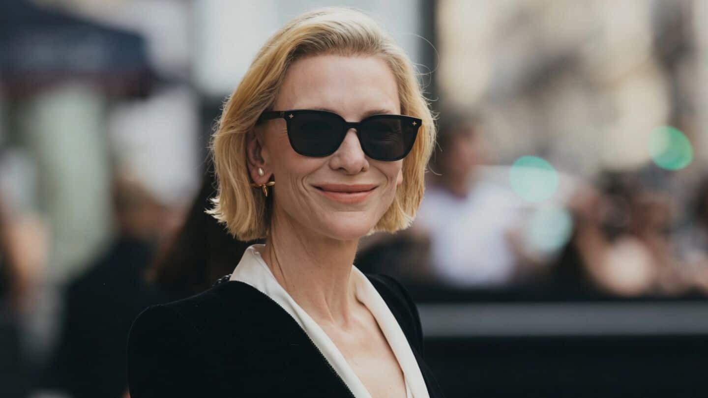 Blanchett asks audience to stop filming during 'Electra/Persona' interval