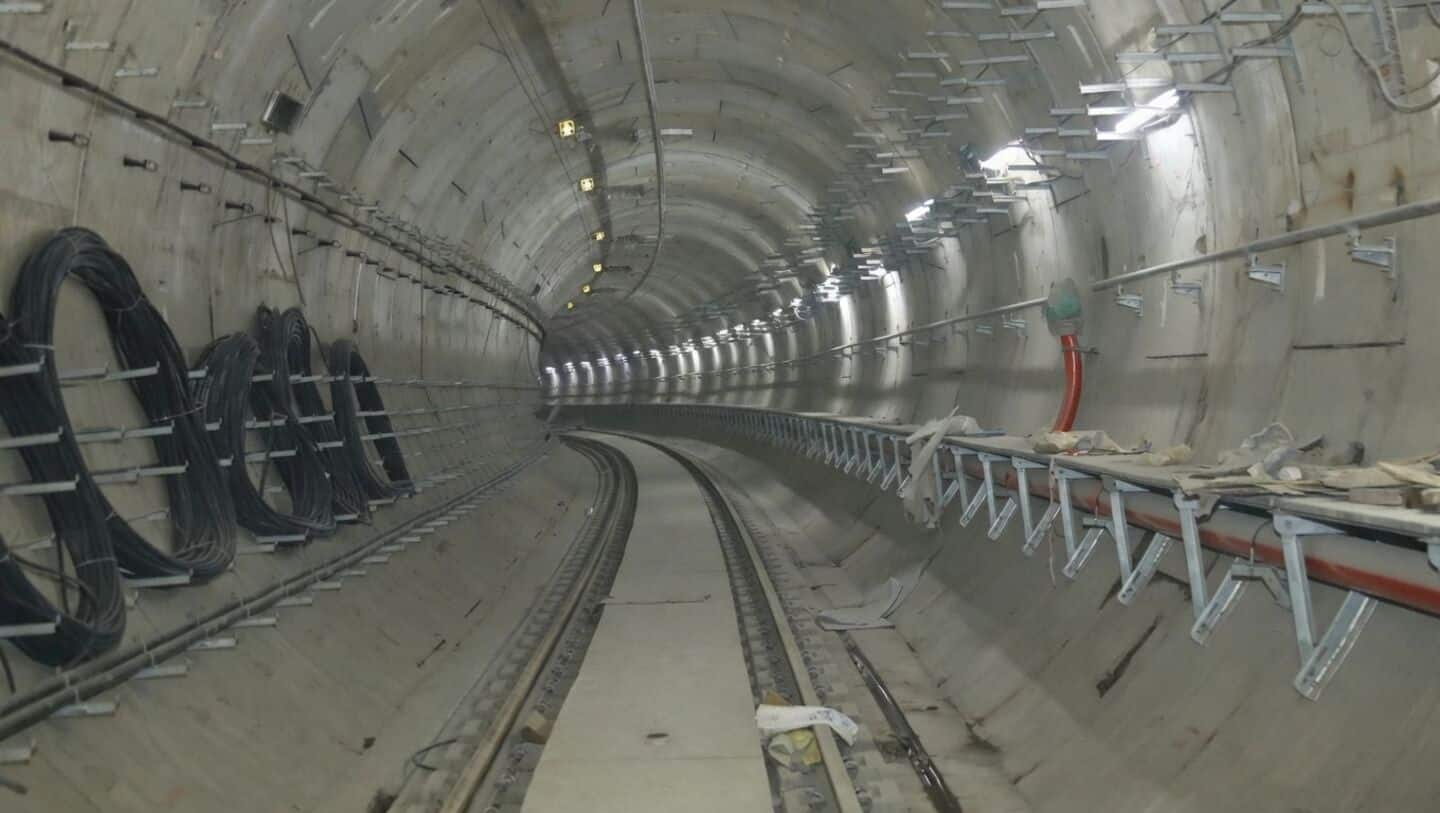 Why there's no mobile network on Mumbai Metro Line 3