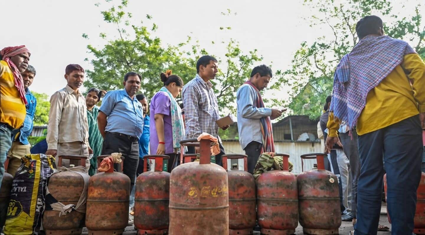 Government to double 5kg LPG supply for Delhi migrants