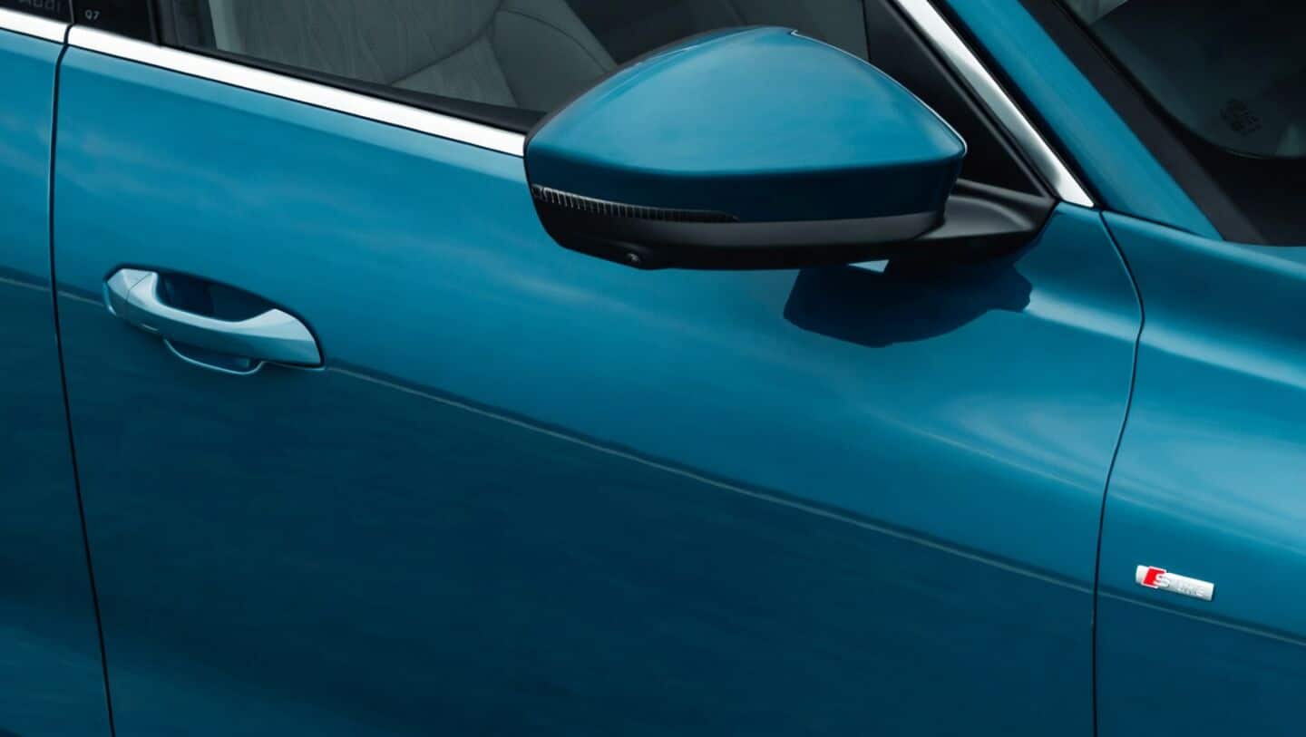 Audi teases 3rd-generation Q7 SUV arriving in June before Q9