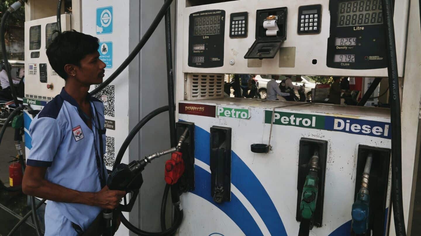 India's gasoline and diesel unchanged despite Brent 4-month low