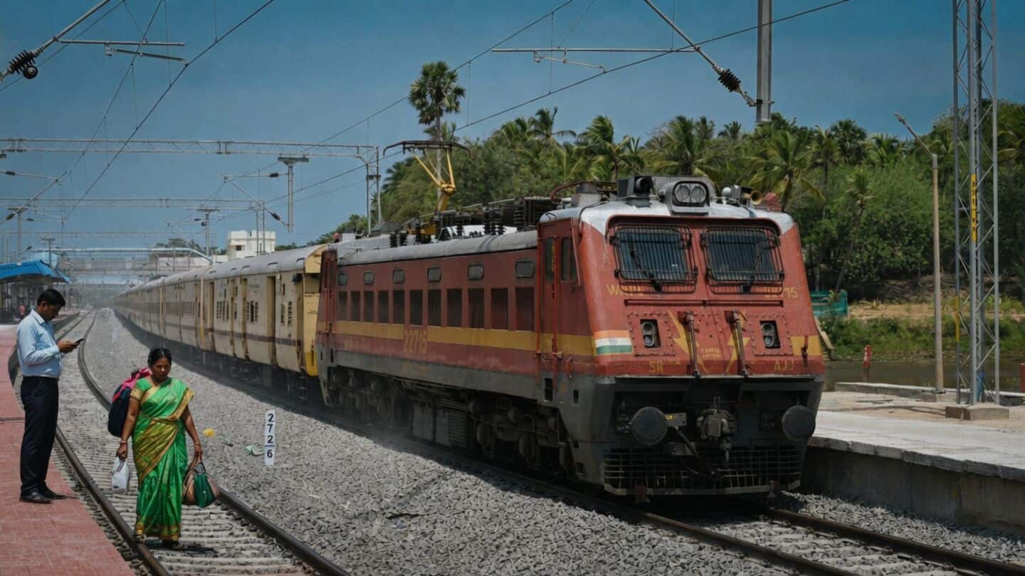 Jhansi train accident kills 4 as another train strikes passengers