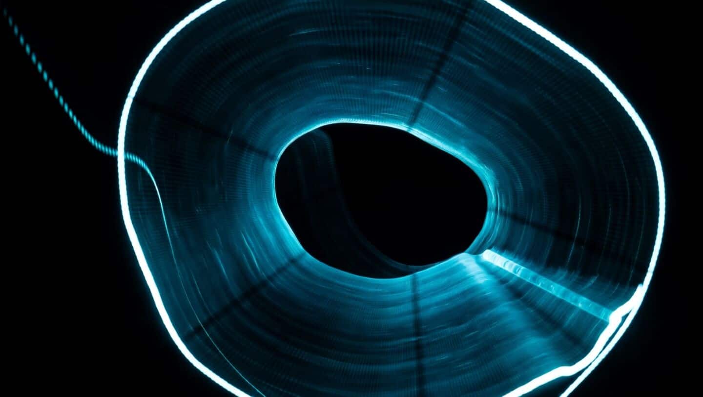 Technion team observes superluminal optical vortices in hexagonal boron nitride