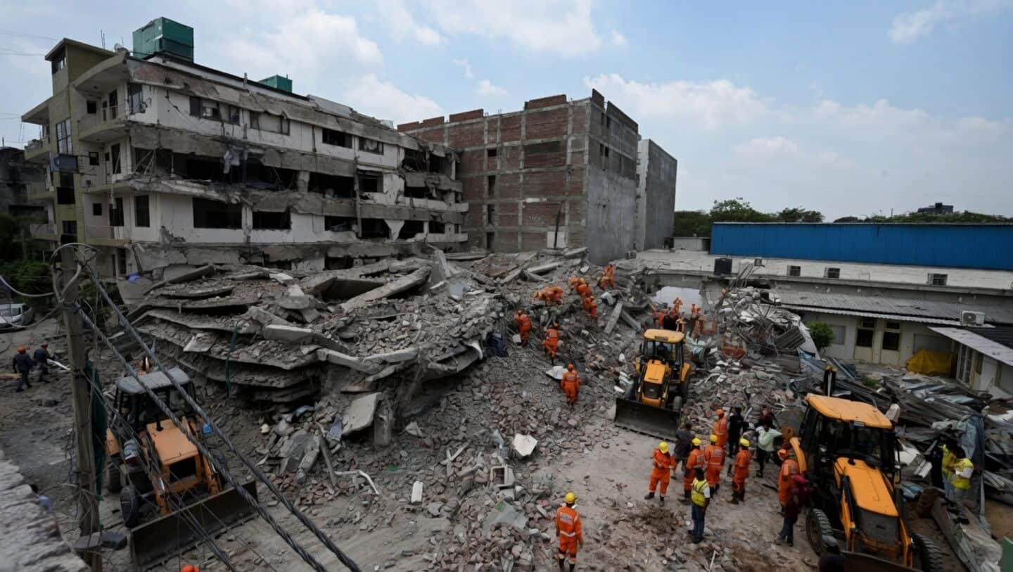 Owner's illegal construction and MCD inaction blamed for Saket collapse