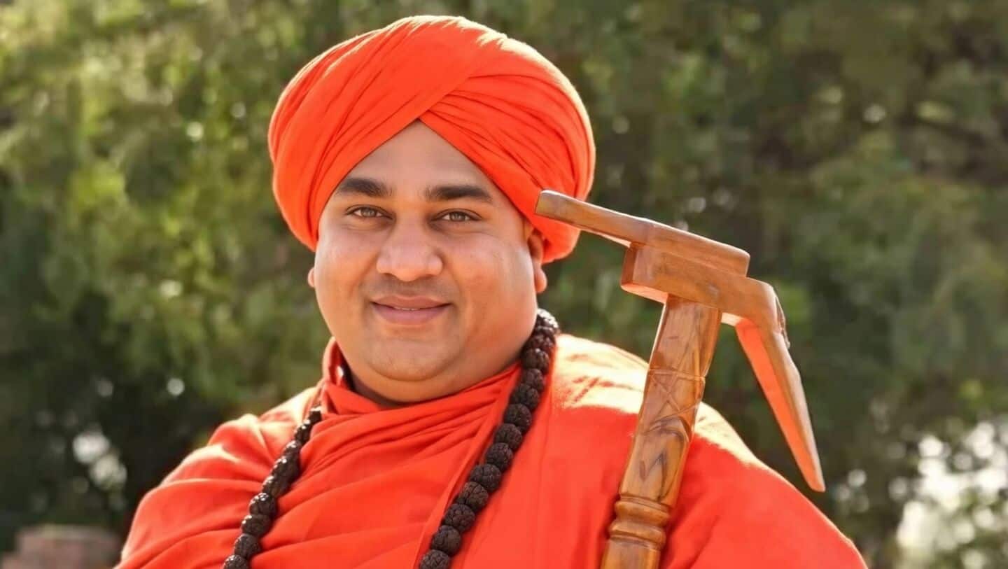 Lingayat seer alleges ₹3cr extortion, car damage, false rape implication