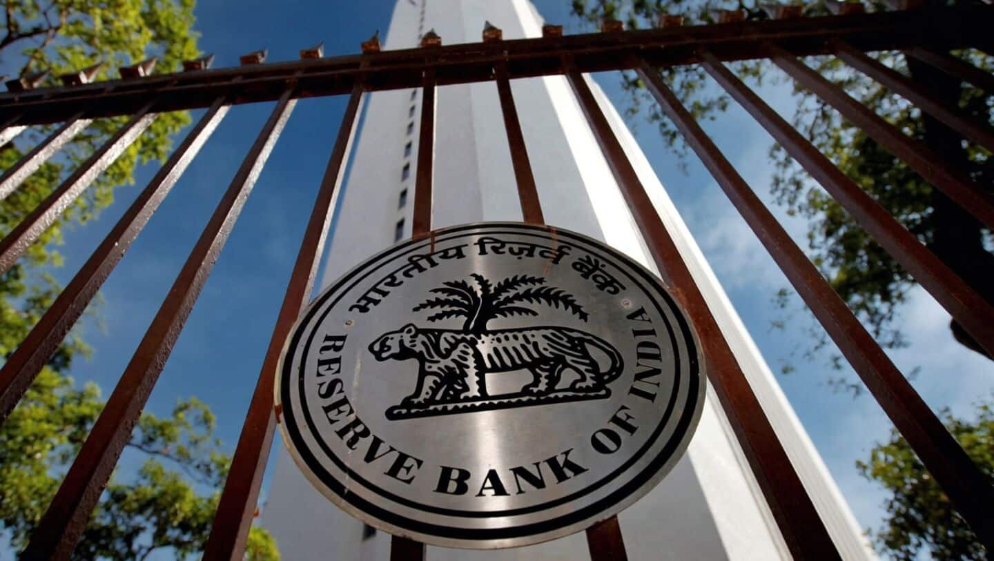 RBI keeps April 2027 ECL deadline and issues transition guidelines