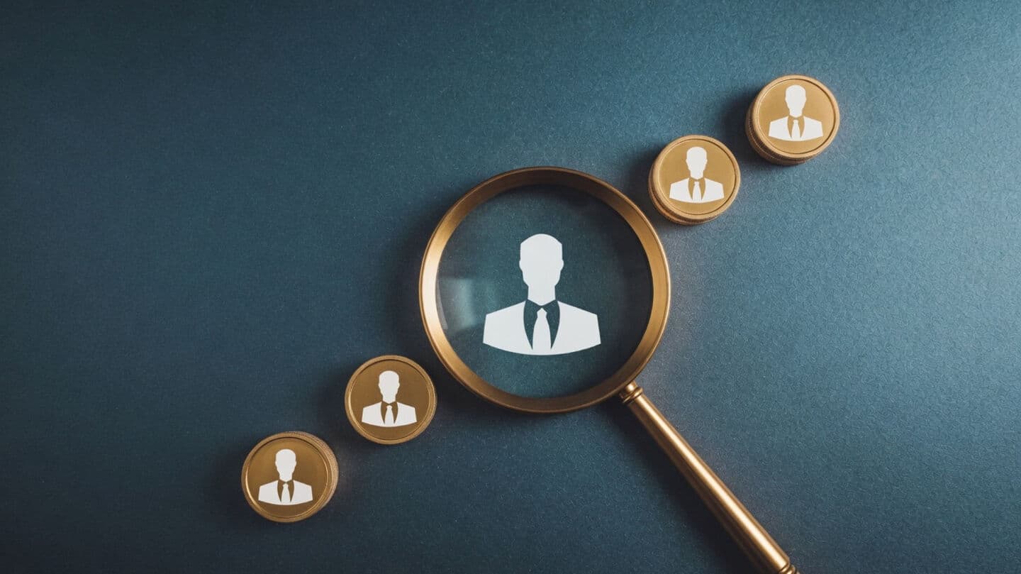 White collar hiring slows as firms reorganize amid AI testing