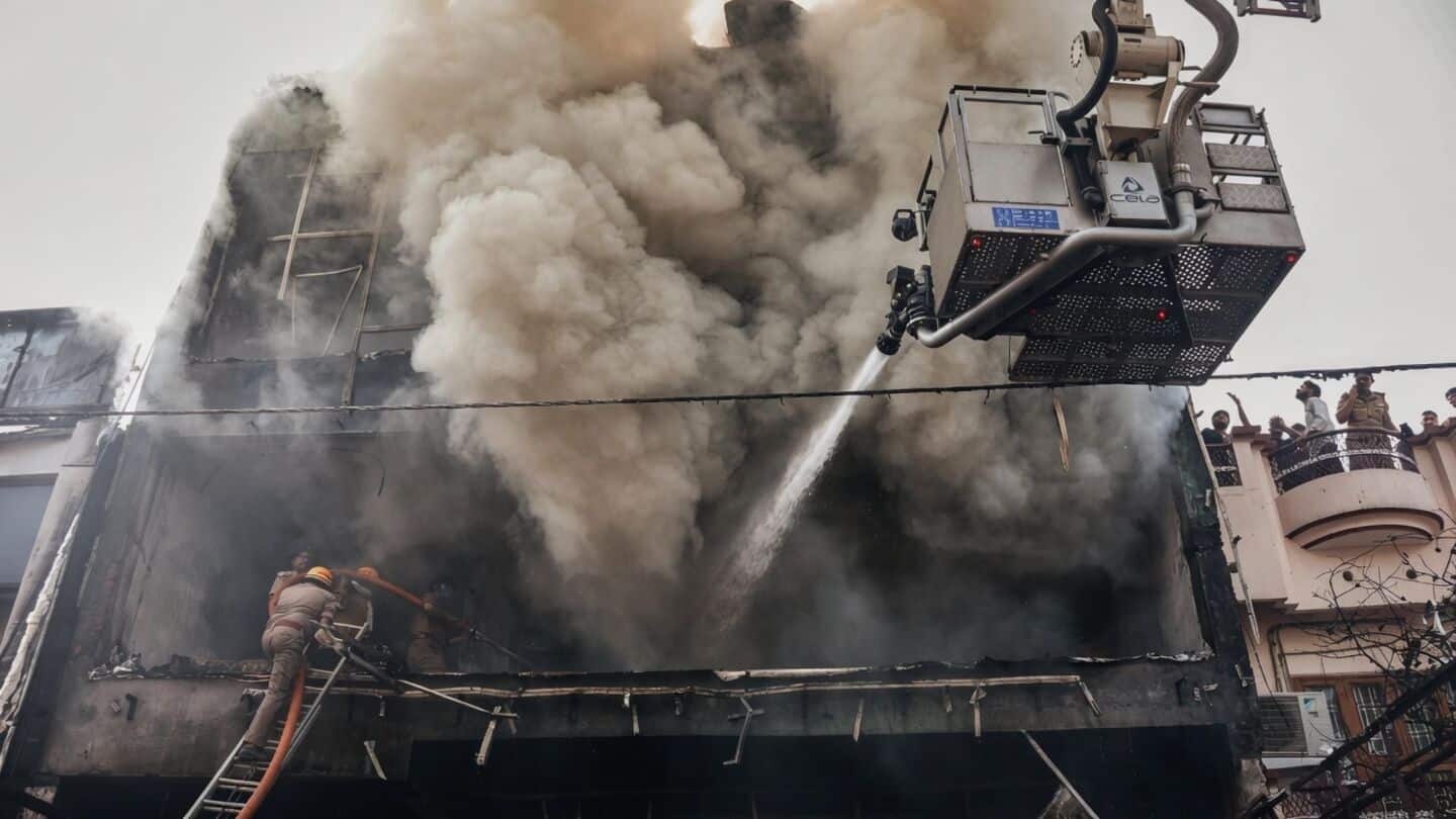 Lucknow fire kills 15 after alleged AC explosion, officials suspended