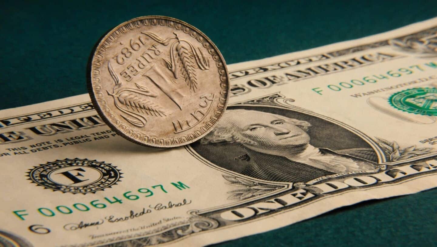 Indian rupee opens at 95.71 with rates expected at 5.25%
