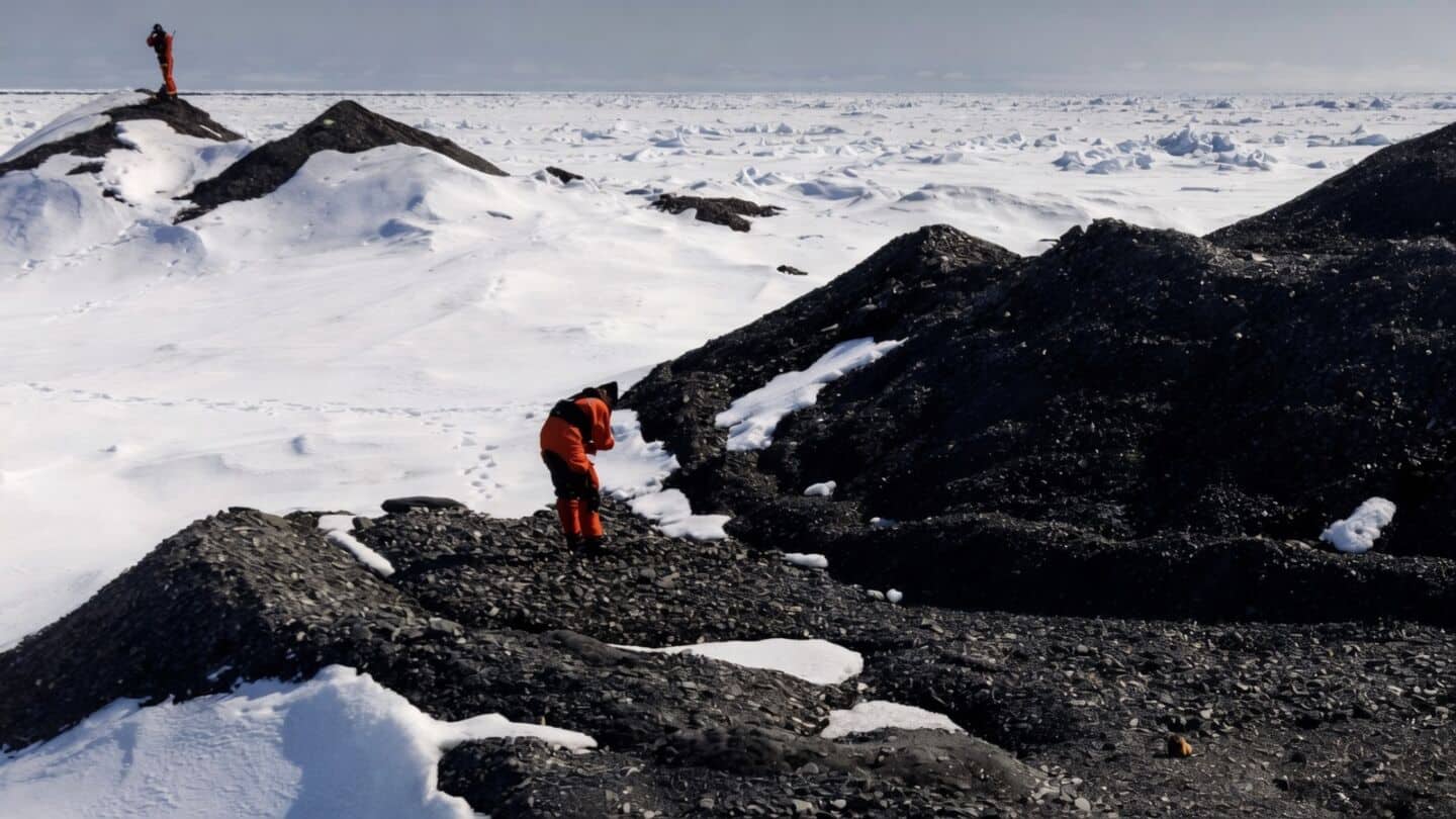 Scientists find Fram Strait icebergs deposit dropstones forming new habitats