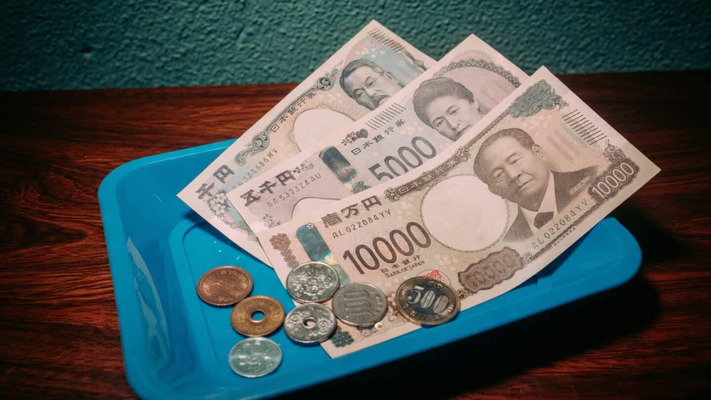 Hedge funds bet USD/JPY under 150 and put volumes surge