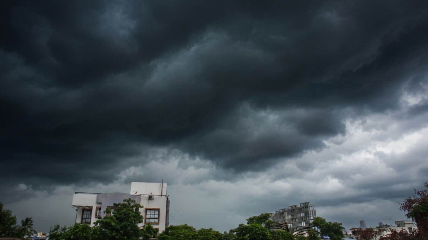 IMD puts South 24 Parganas, Purba Medinipur on red alert