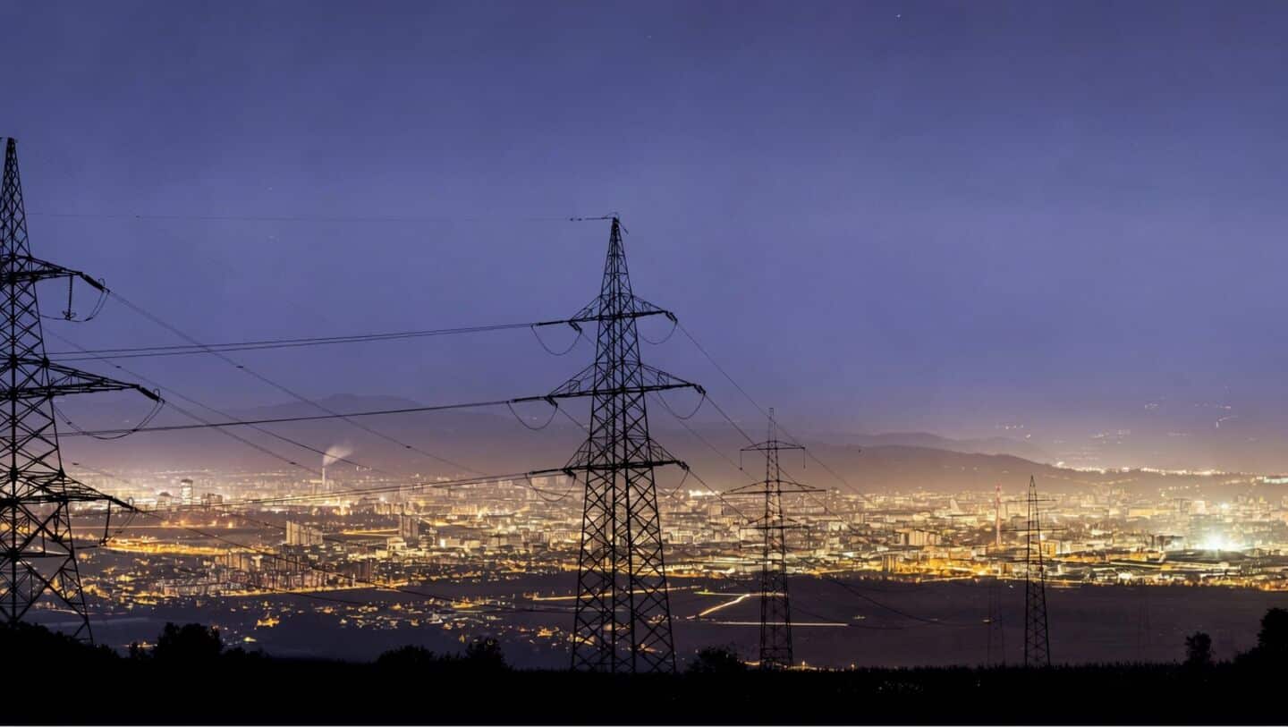 Power Grid stock falls 5% as Q4 FY26 revenue slips
