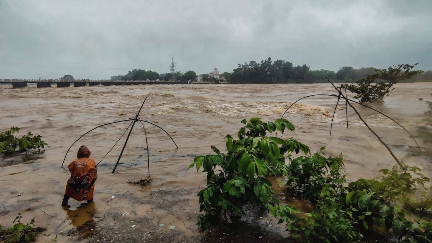 IMD forecasts thunderstorms and heavy rain for Odisha this week