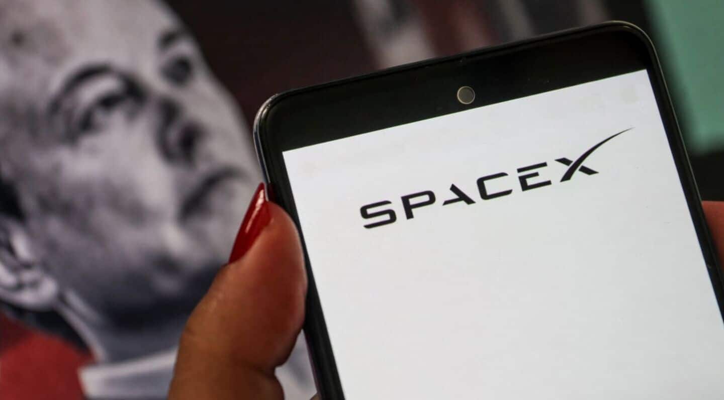 SpaceX shares surpass $2 trillion this week after 38% rebound