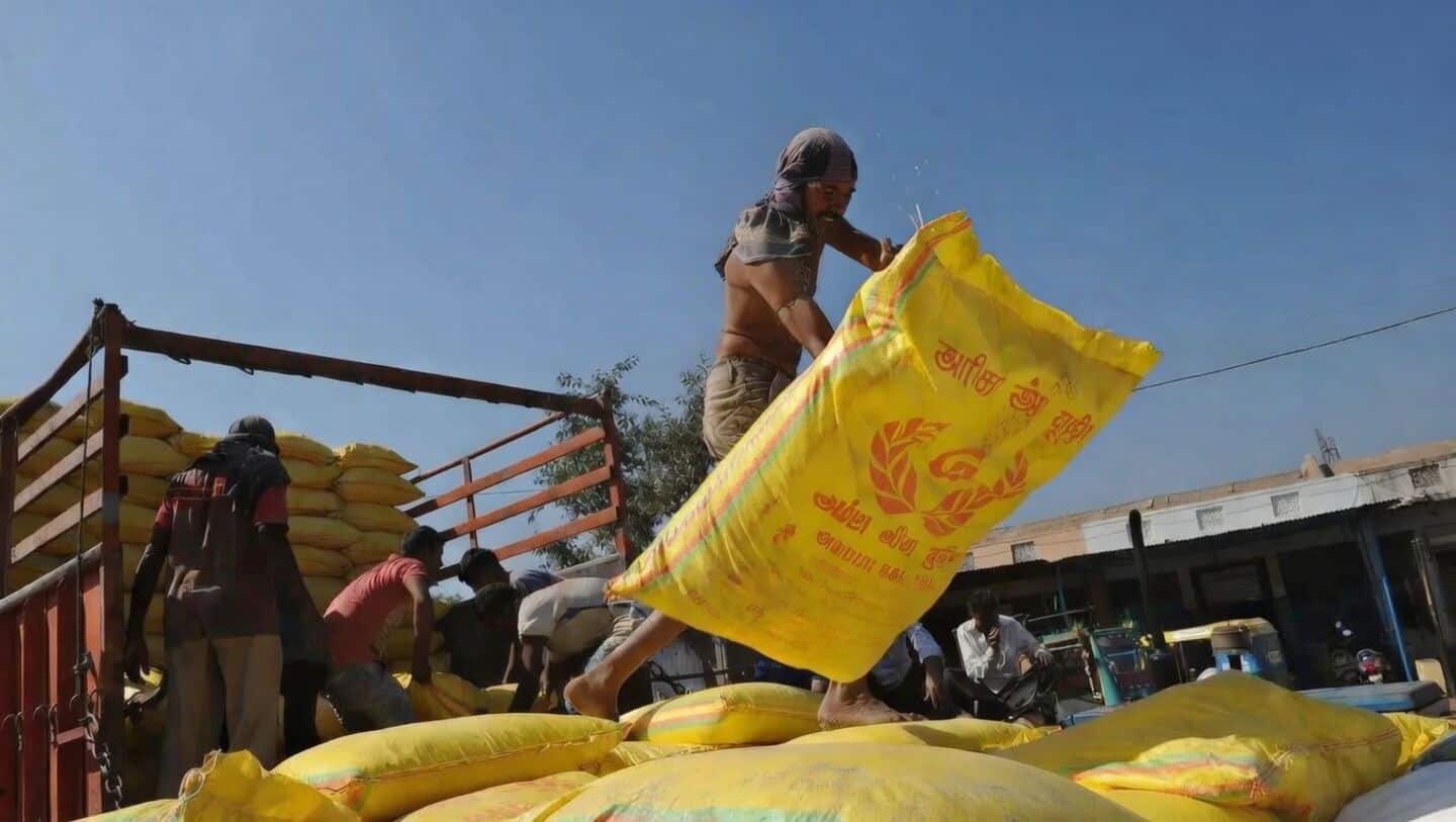 India orders 2.5 million tons urea at $935-$959 per ton