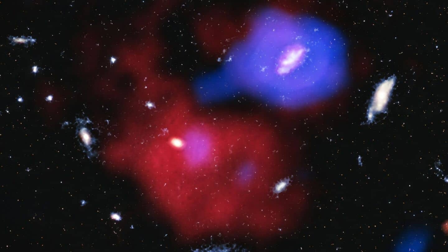 NASA's Chandra finds black hole jet disrupting 'red potato' galaxy