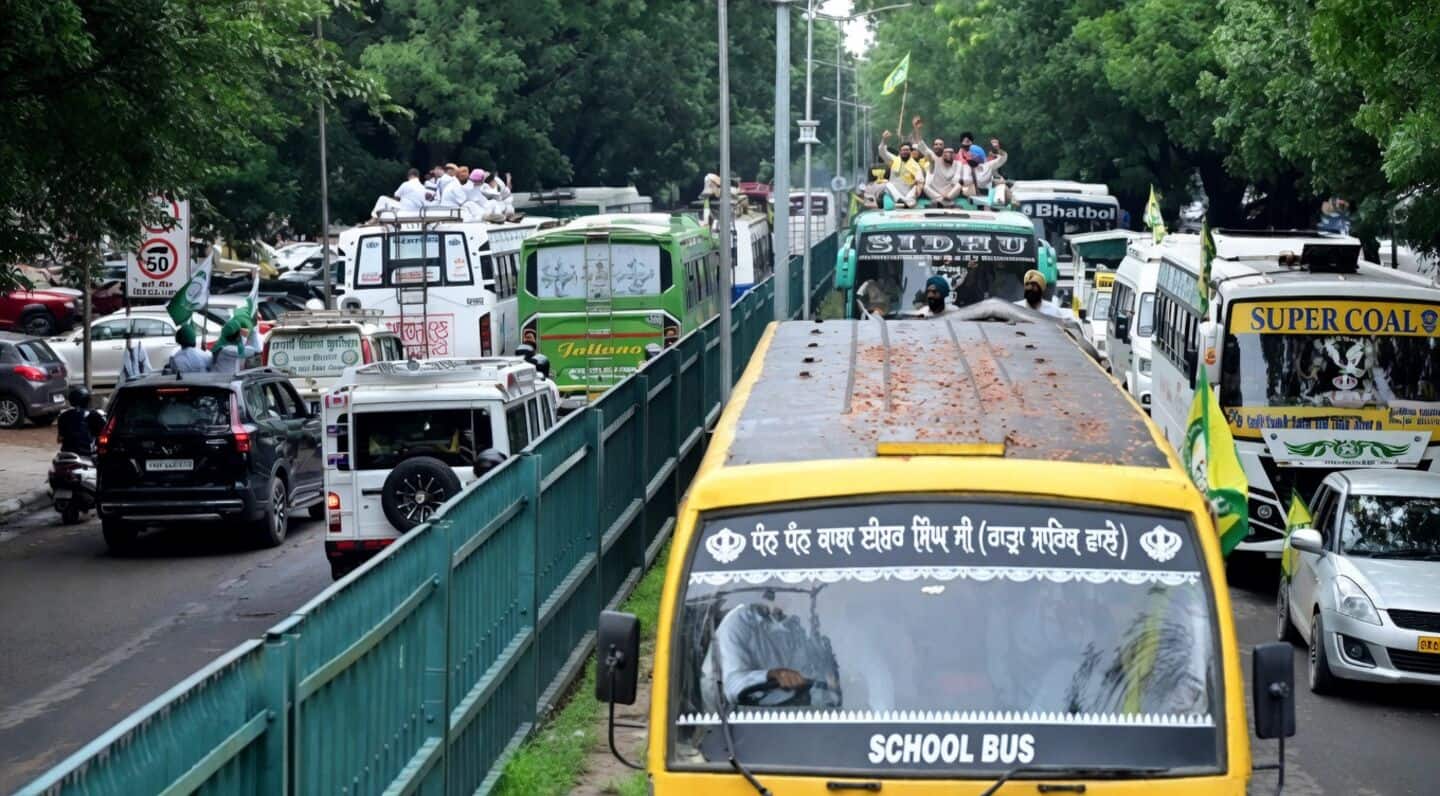 Farmers' rally of 25,000 clogs Chandigarh roads after heavy rain