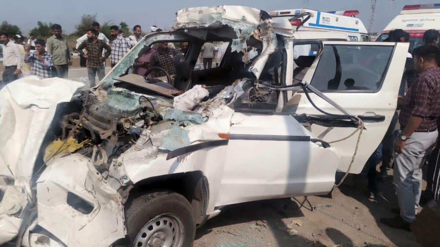 Seven killed after SUV crashes into parked trailer in Bhavnagar