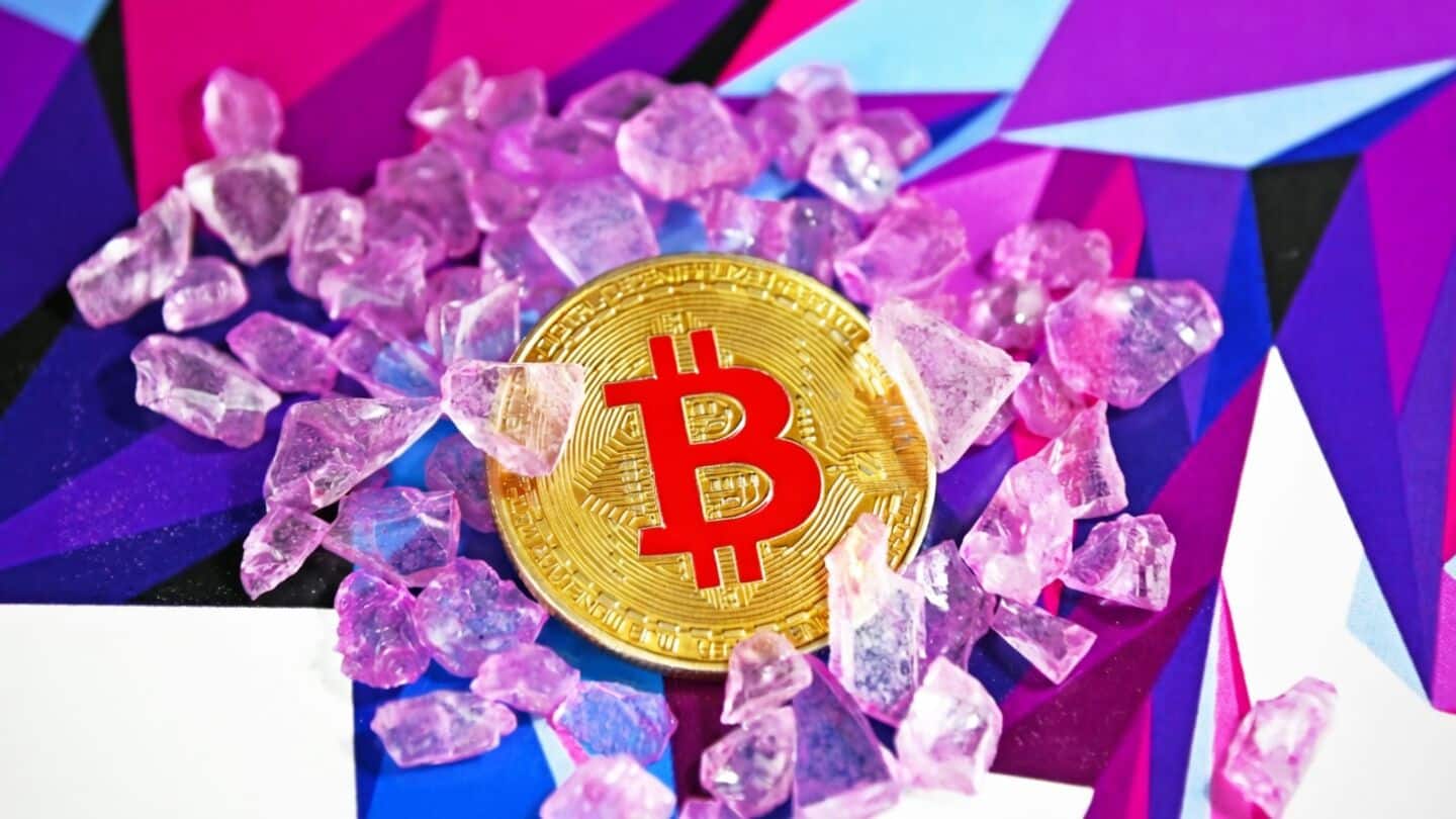 Bitcoin tops $61,600 as weak US jobs ease Fed concerns