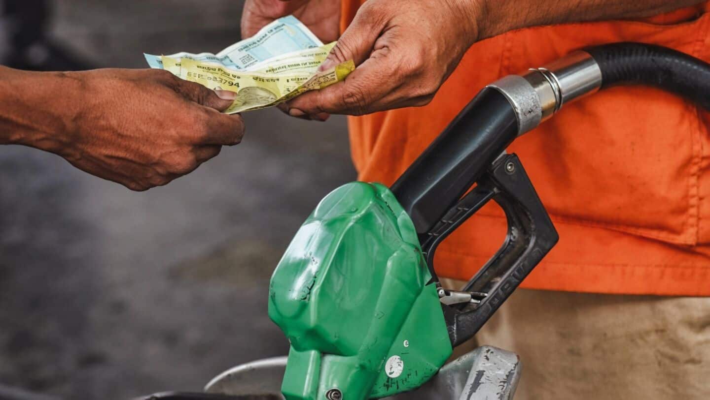 Fuel prices in India rise by ₹3 per liter