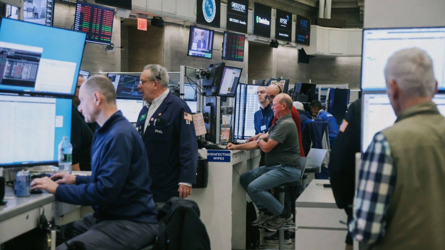 Nasdaq slips 0.64% amid AI budget concerns after Alphabet announcement
