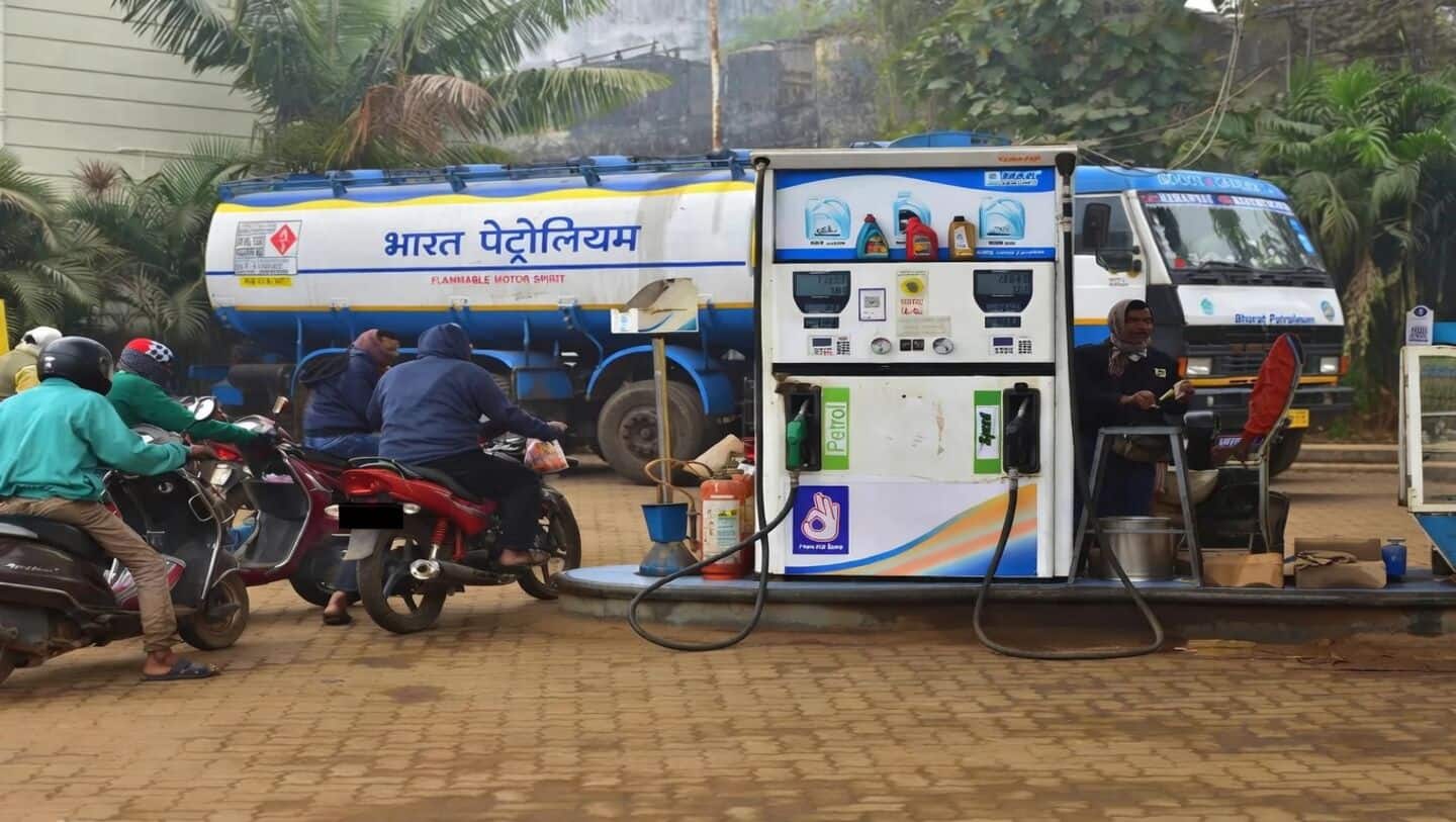 India may raise fuel prices as oil stays above $100