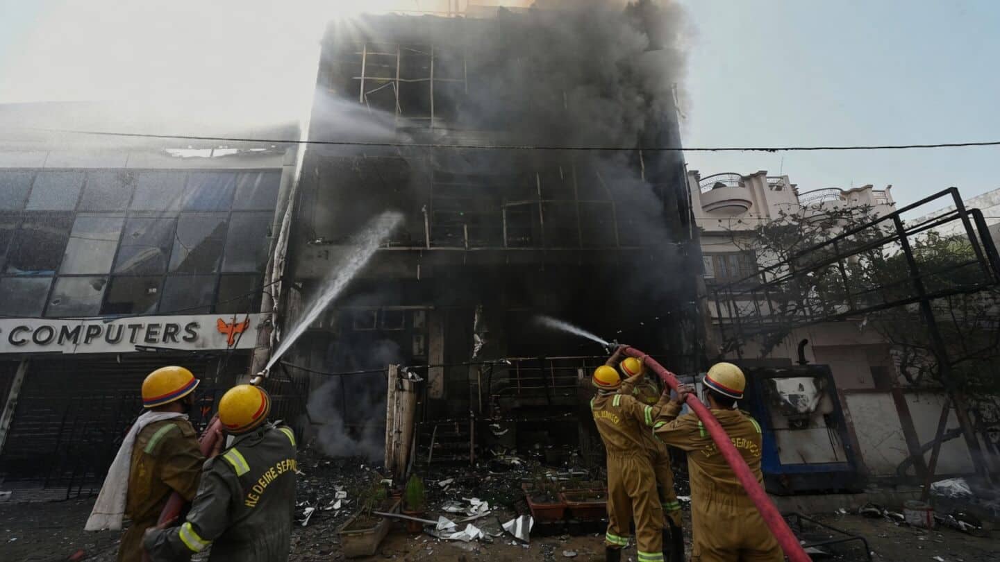 Lucknow commercial building fire kills 15 as smoke fills staircase