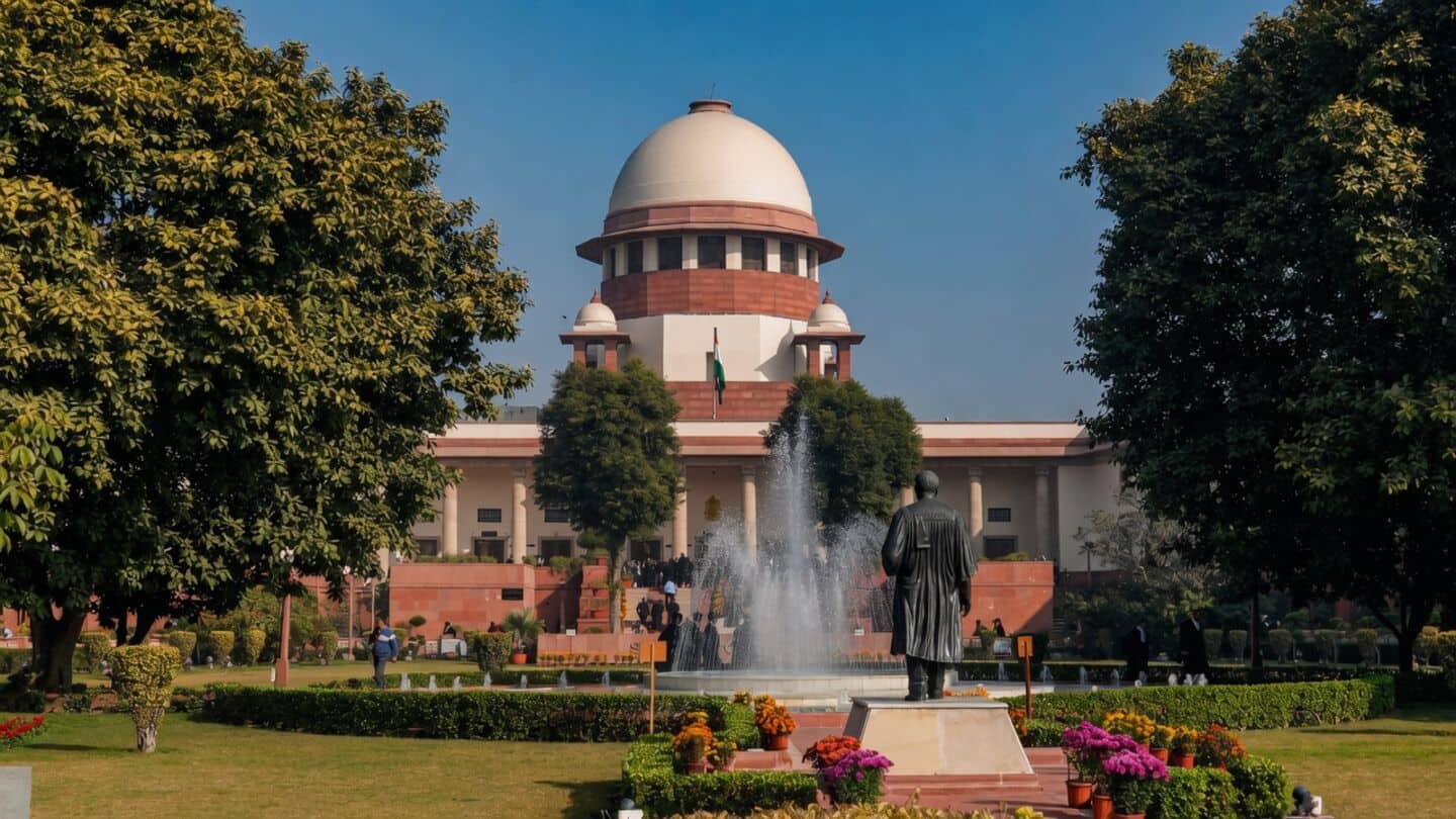 Supreme Court rebukes Bar Council of India over NALSAR ban